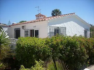 Los Porches Ramon Готель